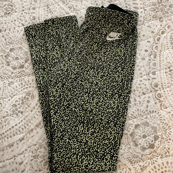 Nike animal print neon green and black leggings S - Picture 1 of 4